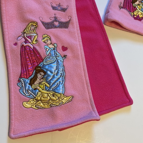 The Disney Store princesses fleece hat and scarf set - Vintage - Picture 2 of 9